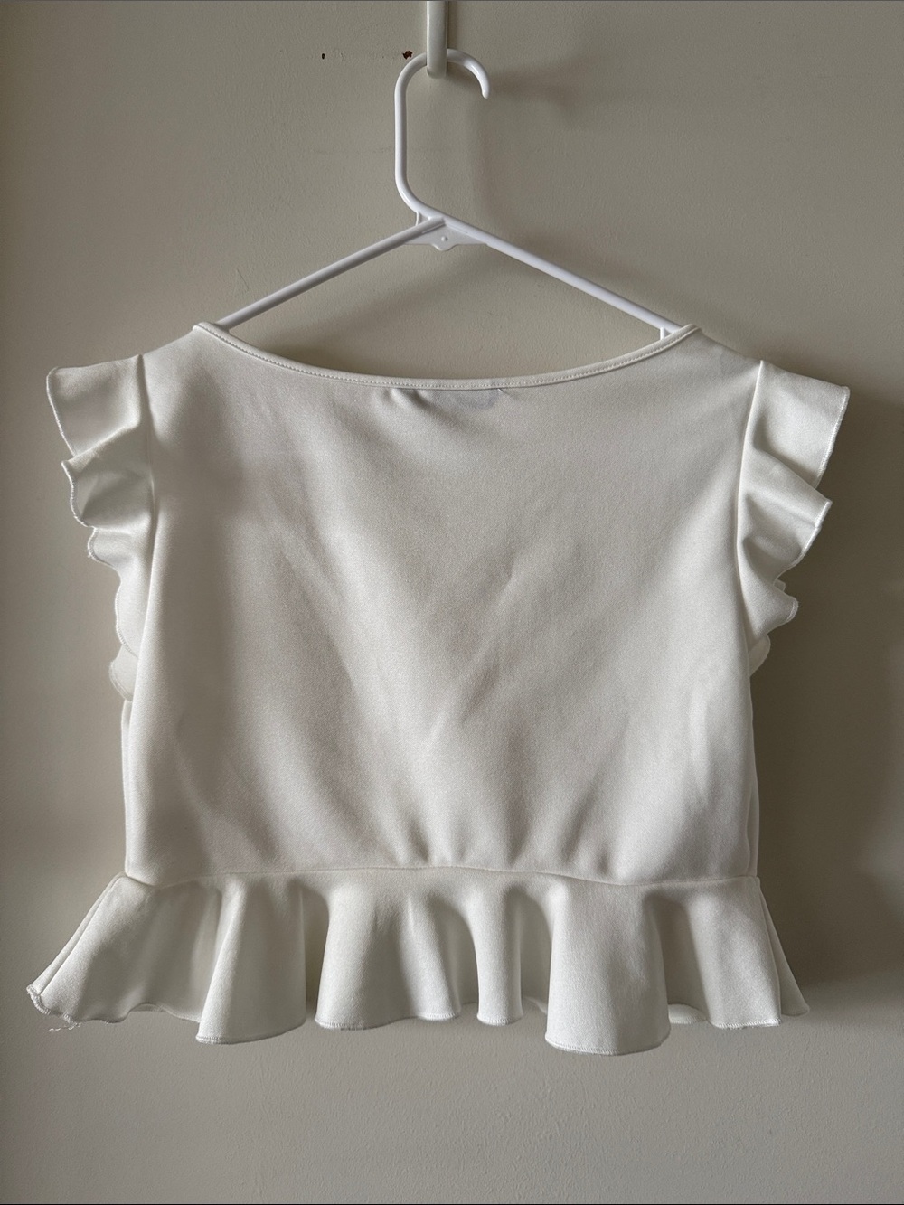 SHEIN V-Neck Ruffle Trim Crop Top - Picture 5 of 5